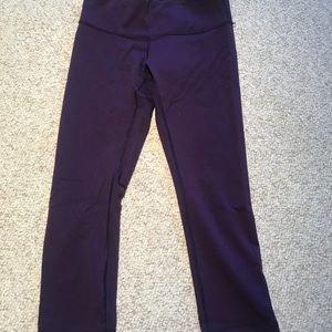 Lululemon wonder under crops